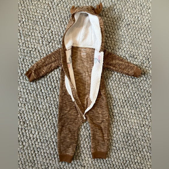 🦌 Carter’s Reindeer Zip Up Fleece Coverall - 12 Month 🦌 - Picture 3 of 4